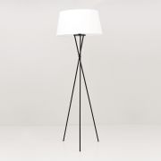 Pie trípode cruzado en hierro