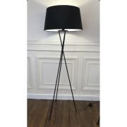 Pie trípode cruzado en hierro